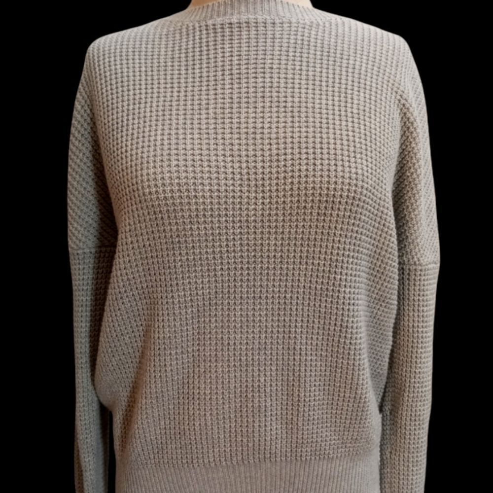 Knit chunky cutoff sweater 🌟